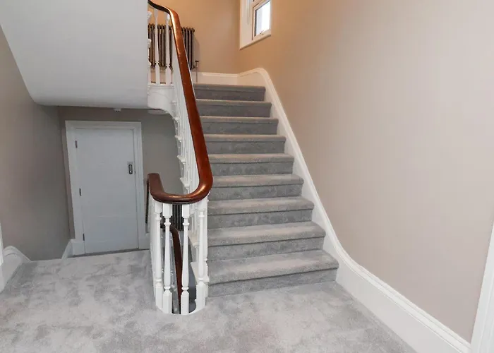 Tower View Скарборо